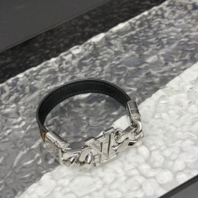 Louis Vuitton LV leather metal chain ring with engraved letters on both sides of the bracelet-3770
