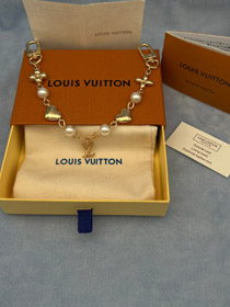 Louis Vuitton LV metal chain embellished with letters, flowers, heart-shaped pearl bracelet-3786